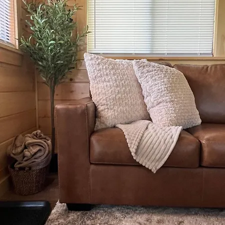 Route 6 Campground Gaines Room photo
