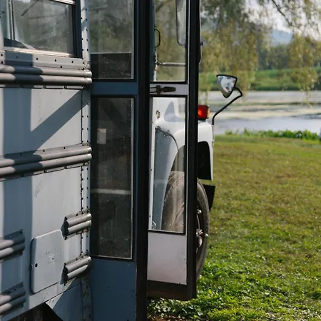 Route 6 Campground Gaines Room photo