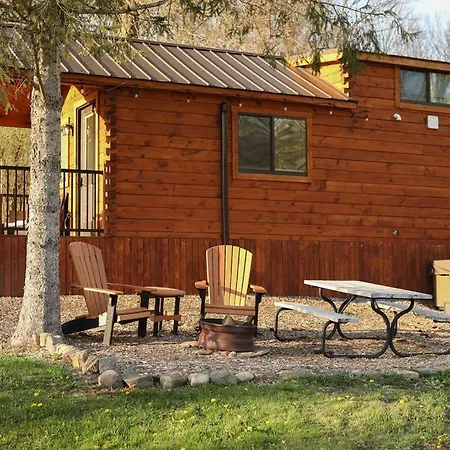 Route 6 Campground Gaines Room photo